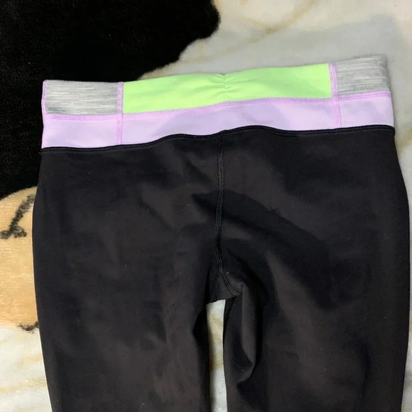 Lululemon gather and crow crop - Picture 8 of 10